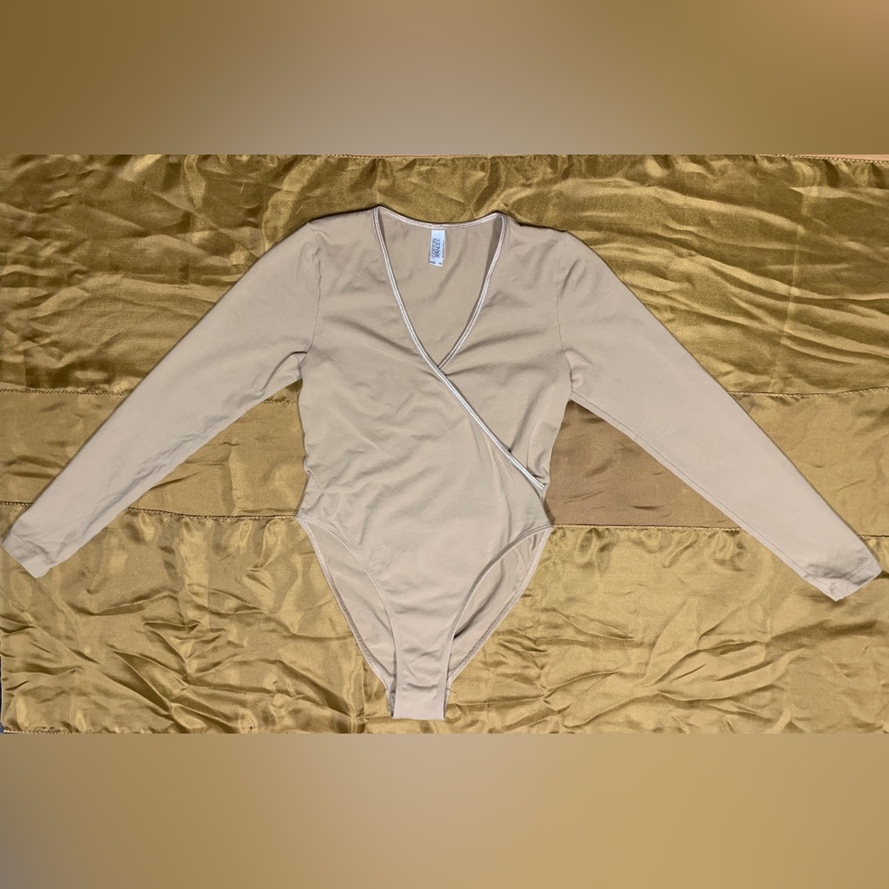 Los Angeles Apparel long sleeve bodysuit piece size M